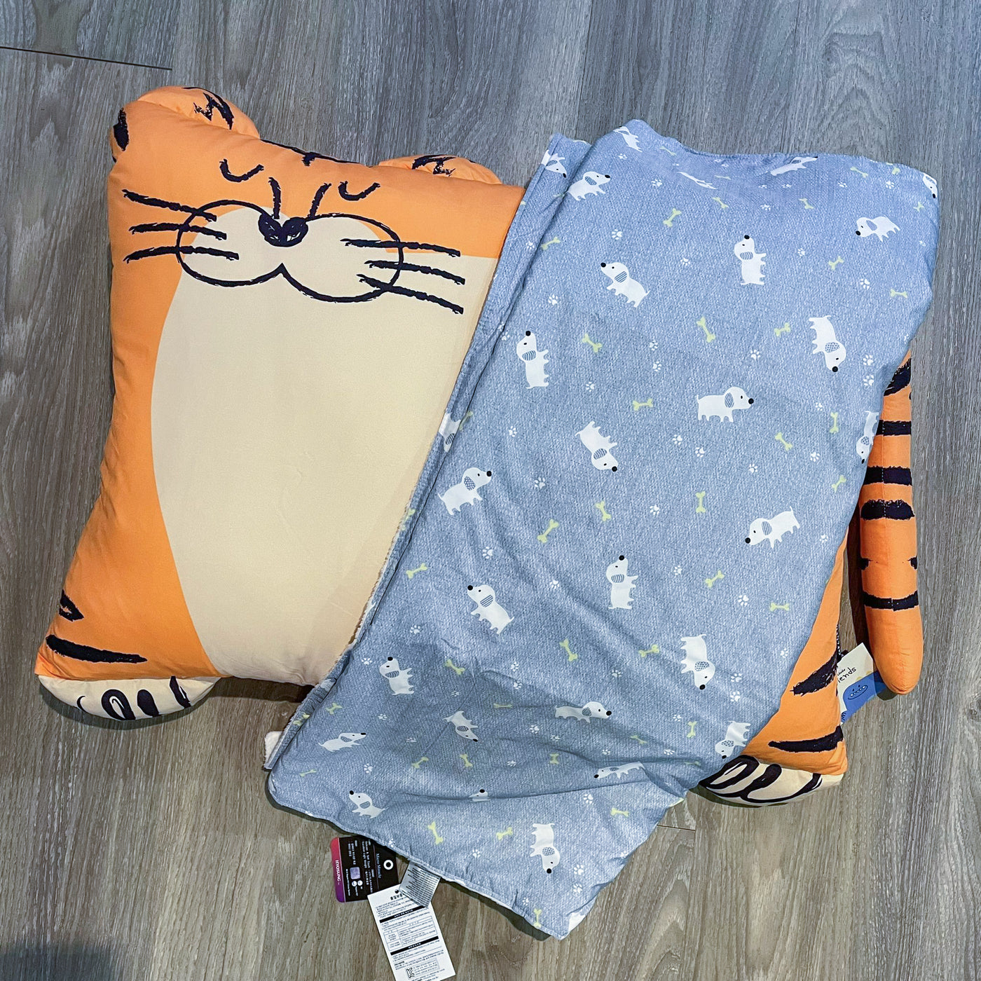Aribebe Pillow + Blanket Package